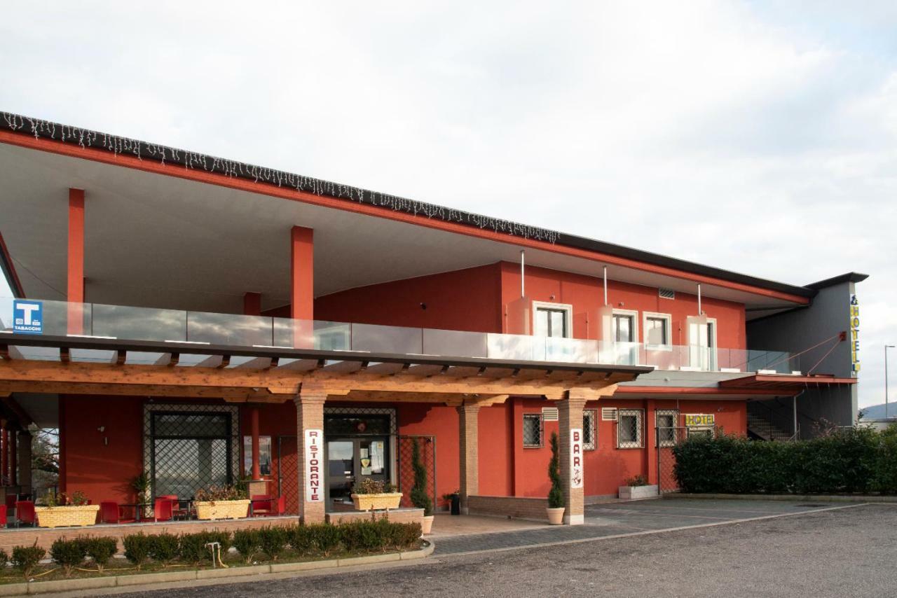 Hotel Ristorante La Terrazza Ceprano Esterno foto